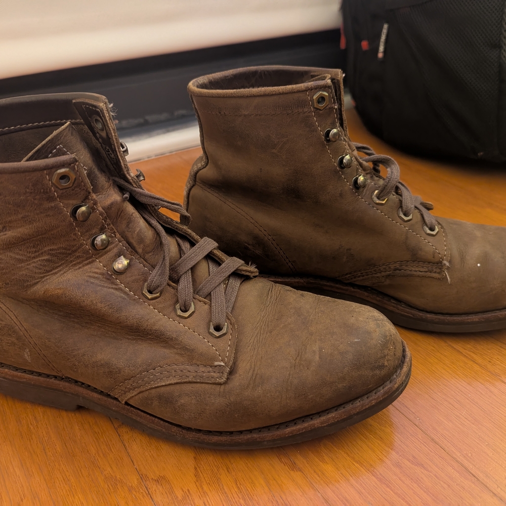 Chippewa Brown Lace-Up Boots Rugged Style